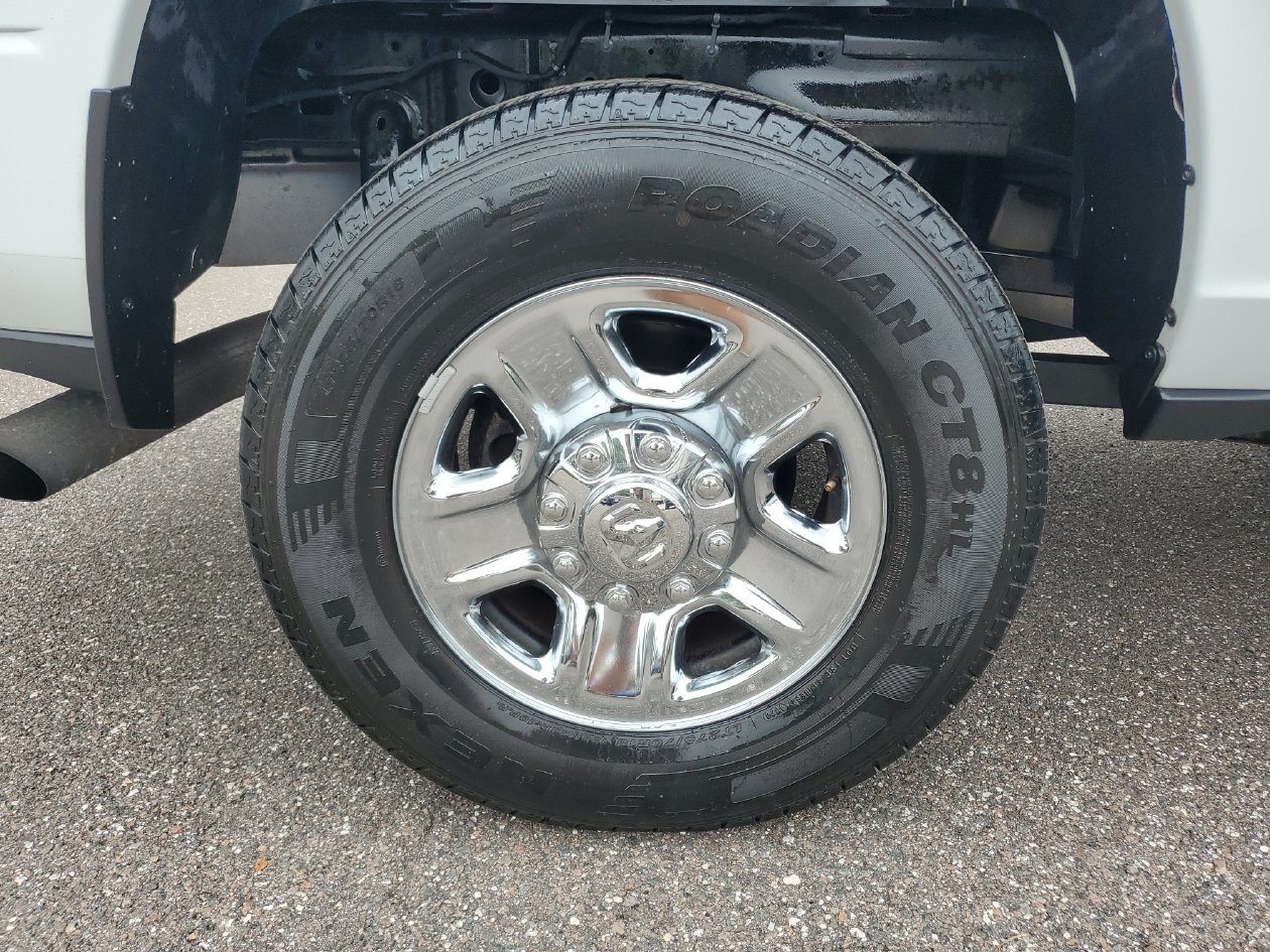 Used 2023 RAM 2500 Tradesman w/ Chrome Appearance Group AWD/4WD image 5
