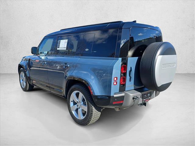Used 2024 Land Rover Defender 110 X-Dynamic SE image 7