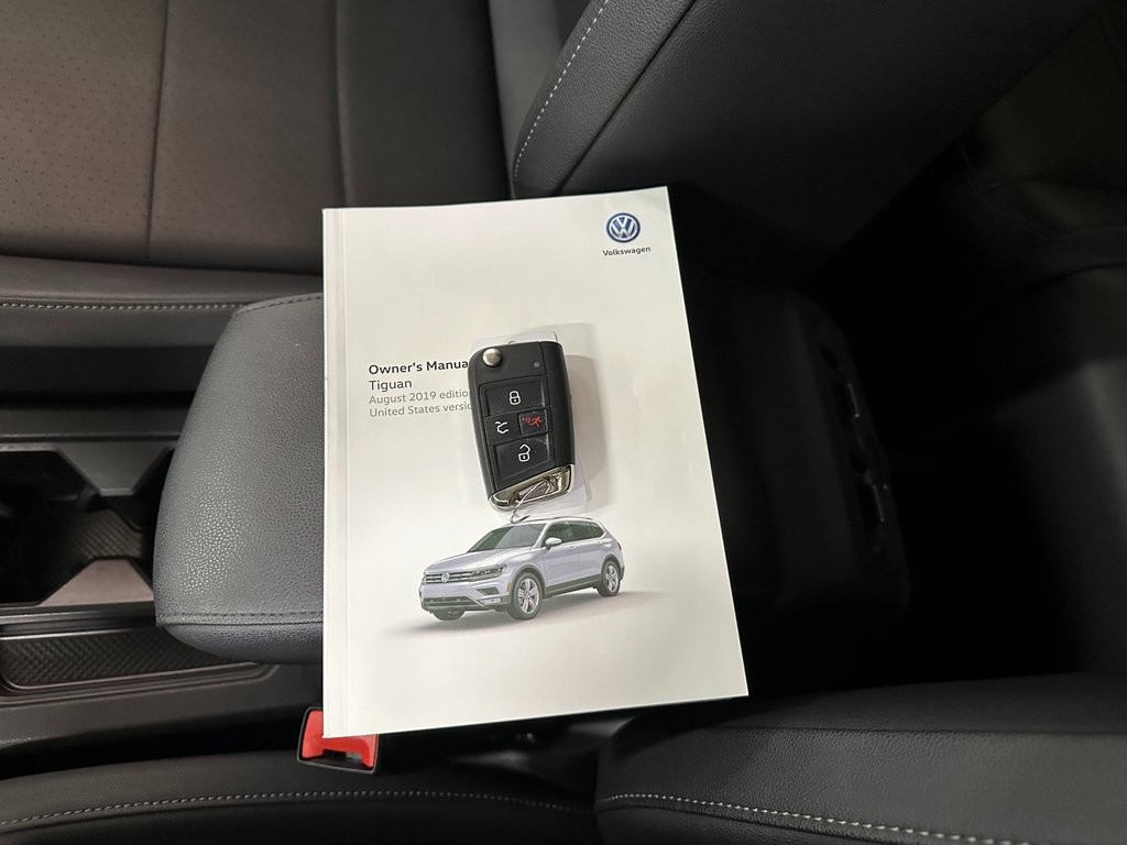 Used 2020 Volkswagen Tiguan SE w/ Panoramic Sunroof Package image 44