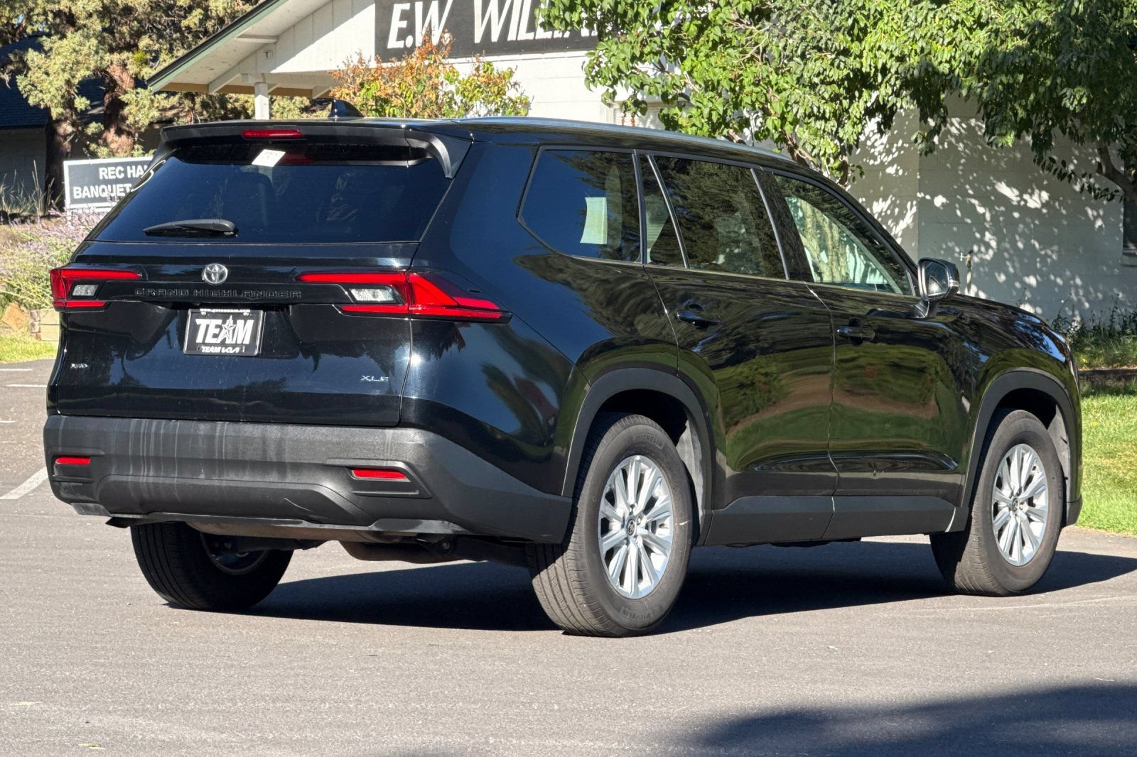 Used 2025 Toyota Grand Highlander AWD image 4