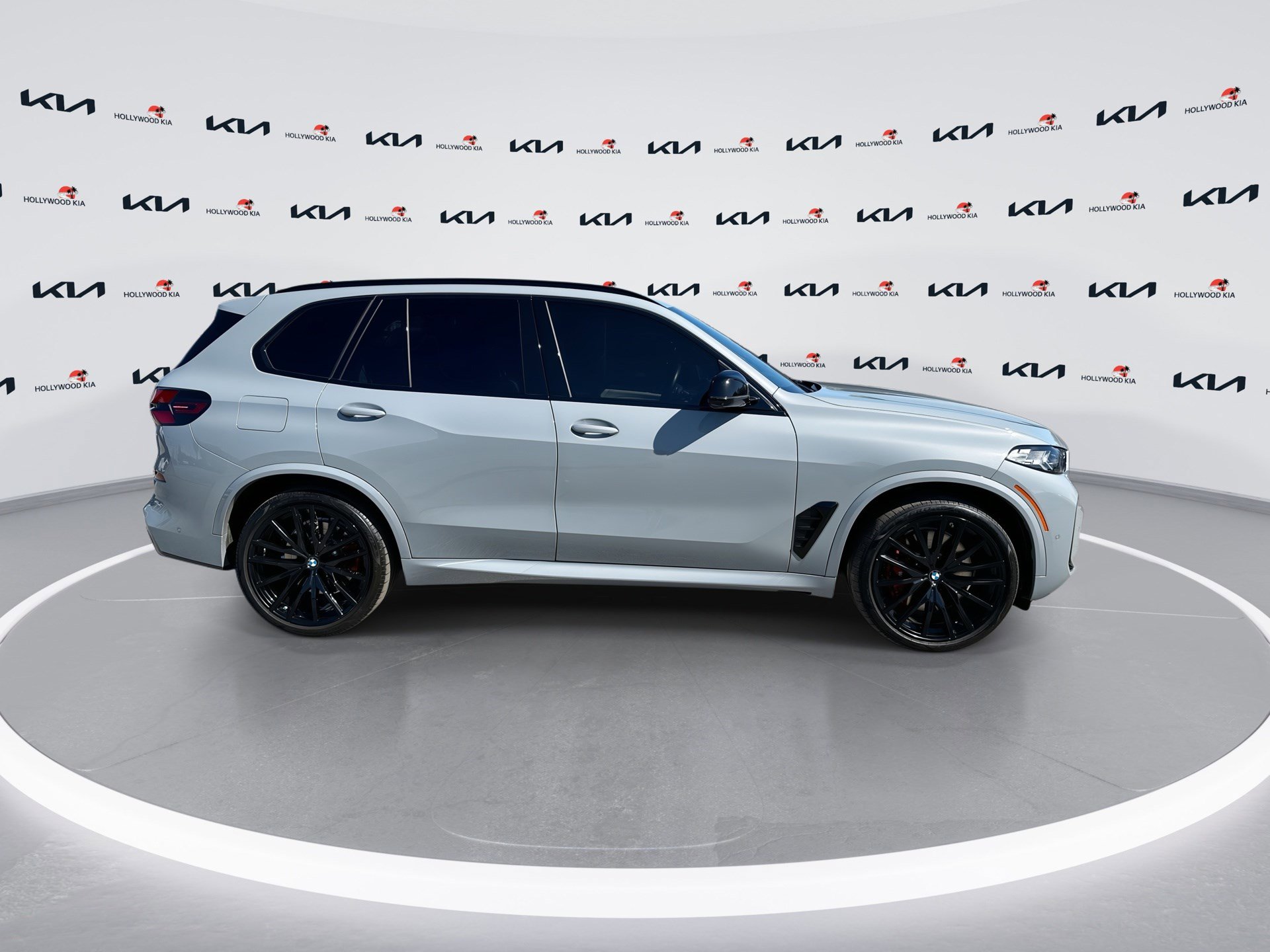 Used 2025 BMW X5 M60i image 9