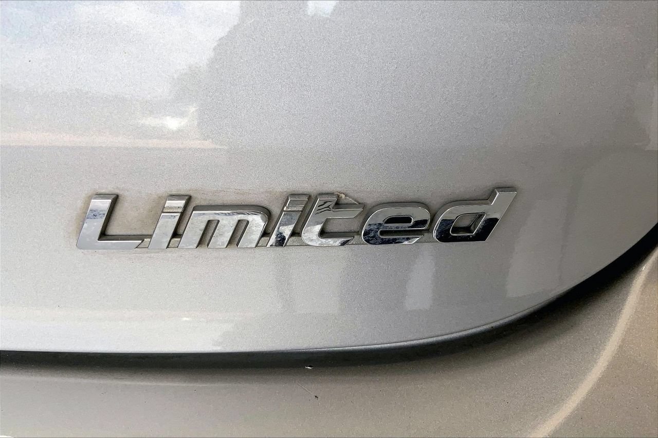 Used 2020 Hyundai Elantra Limited FWD image 7