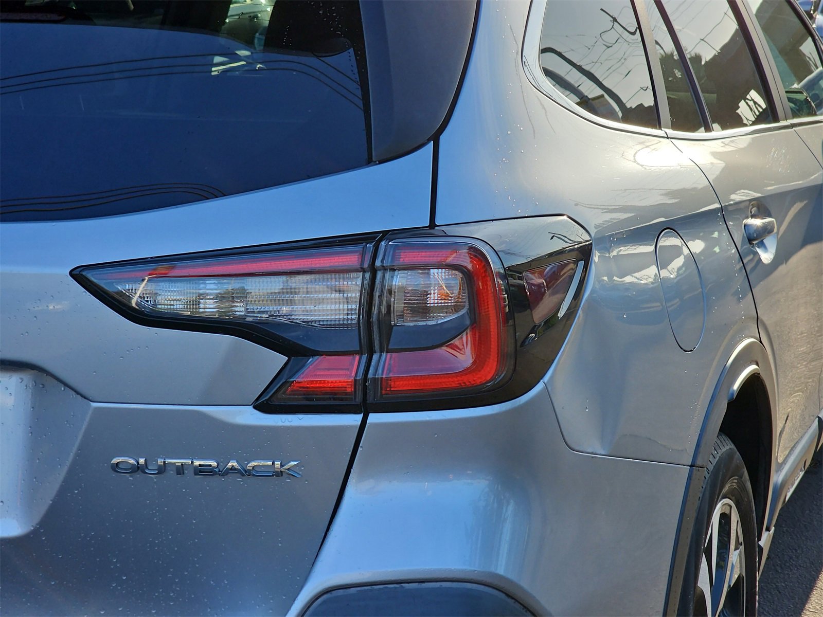 Used 2020 Subaru Outback Limited w/ Popular Package #2 image 11