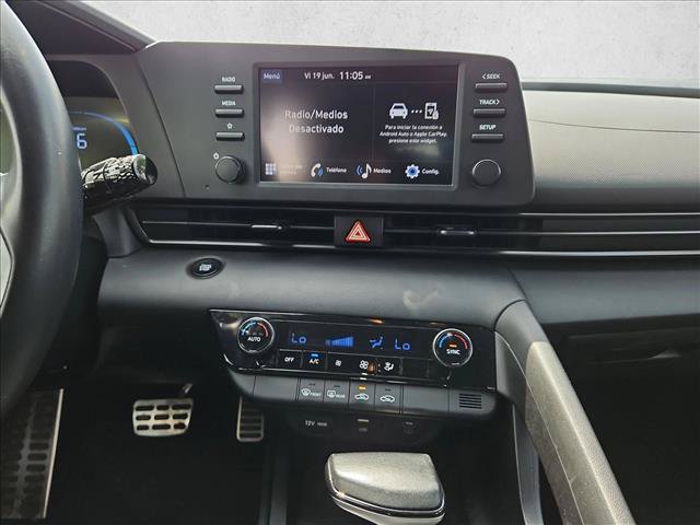 Used 2025 Hyundai Elantra Sport FWD image 14