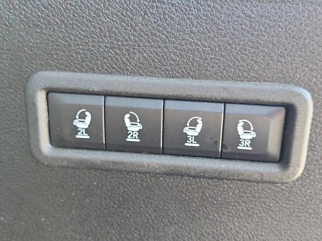 Used 2024 Jeep Wagoneer Series III w/ Flexible Seating Group image 33