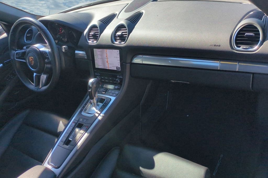 Used 2018 Porsche 718 Boxster image 15