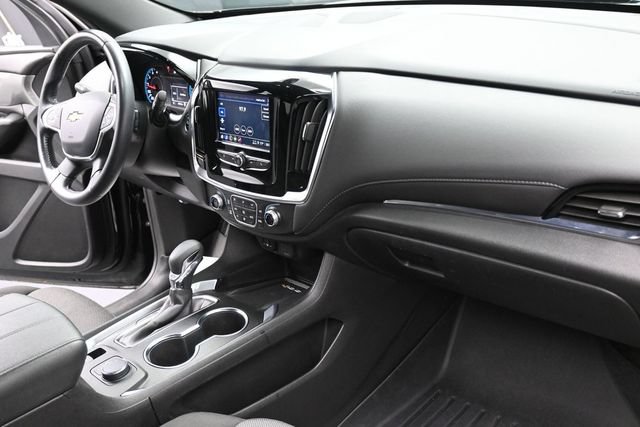 Used 2022 Chevrolet Traverse LT FWD image 32