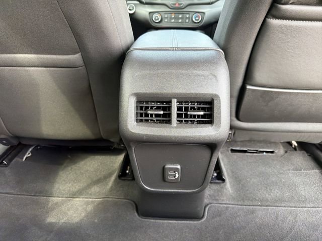 Used 2020 GMC Terrain SLE image 28