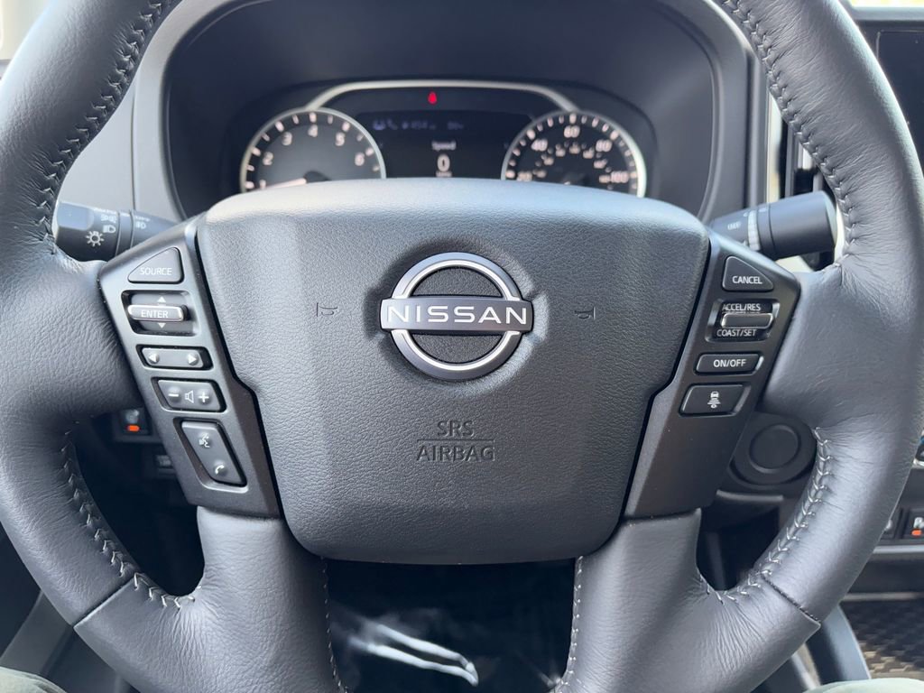 Used 2025 Nissan Frontier SV w/ SV Convenience Package image 11