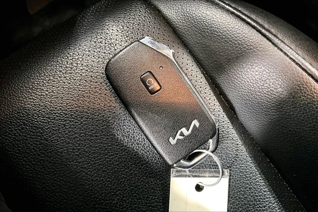 Used 2024 Kia Sportage EX FWD image 13