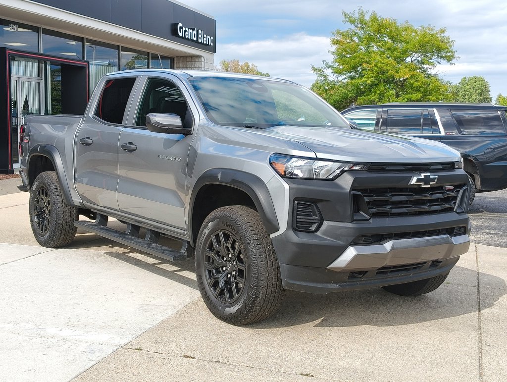 Used 2025 Chevrolet Colorado Trail Boss AWD/4WD image 25