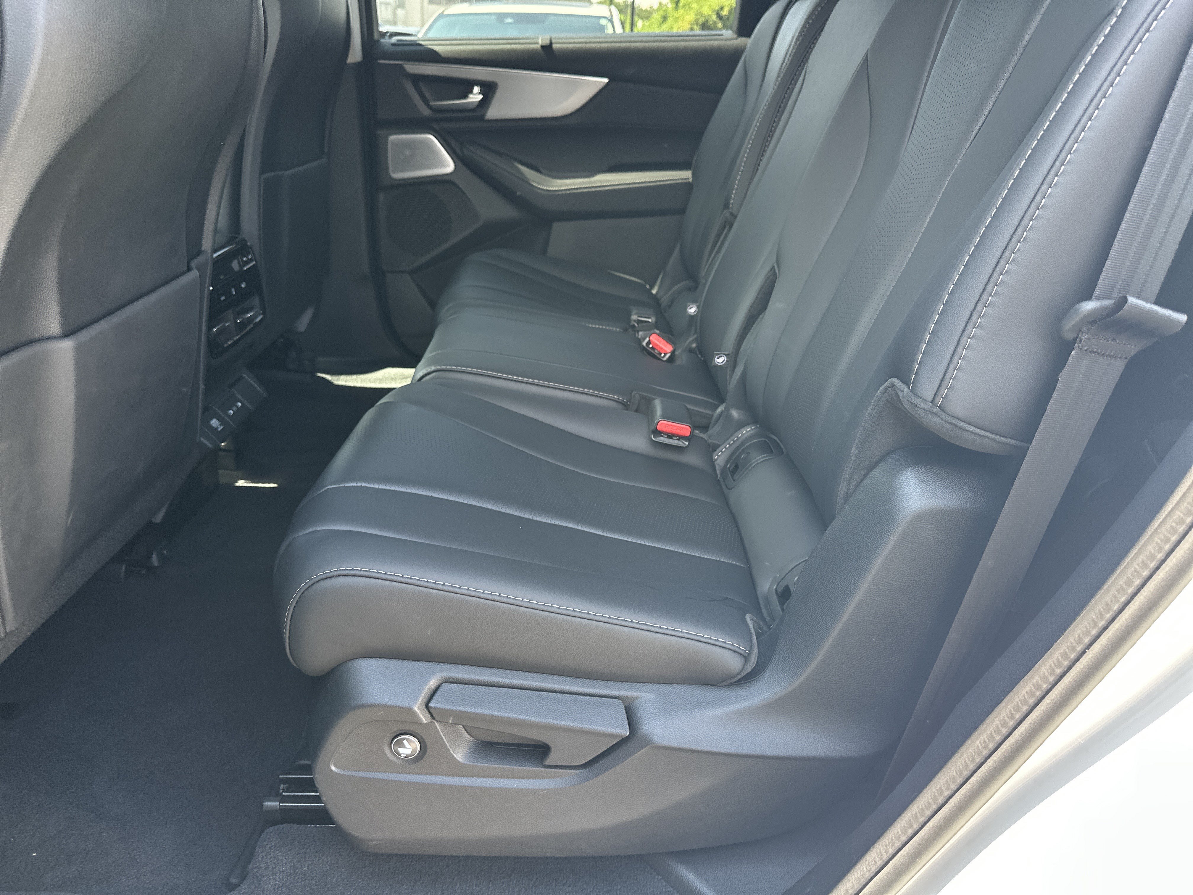 Certified 2026 Acura MDX w/ Technology Package FWD image 25