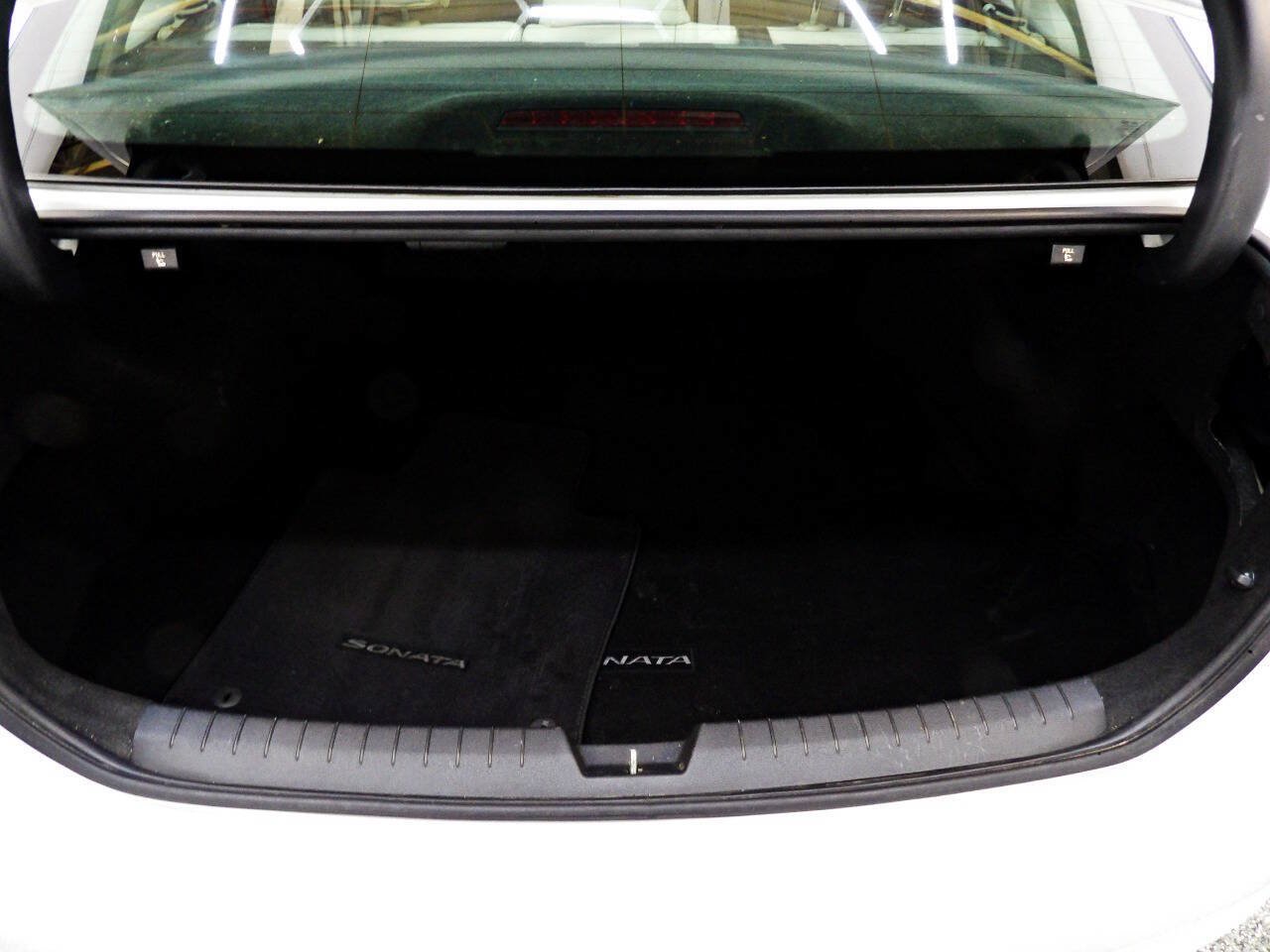 Used 2017 Hyundai Sonata Limited w/ Cargo Package FWD image 13