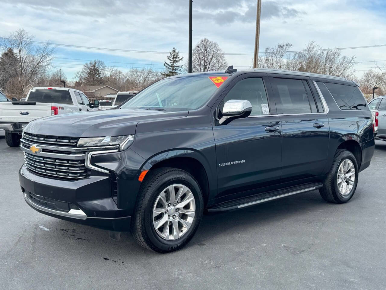 Used 2023 Chevrolet Suburban Premier image 14
