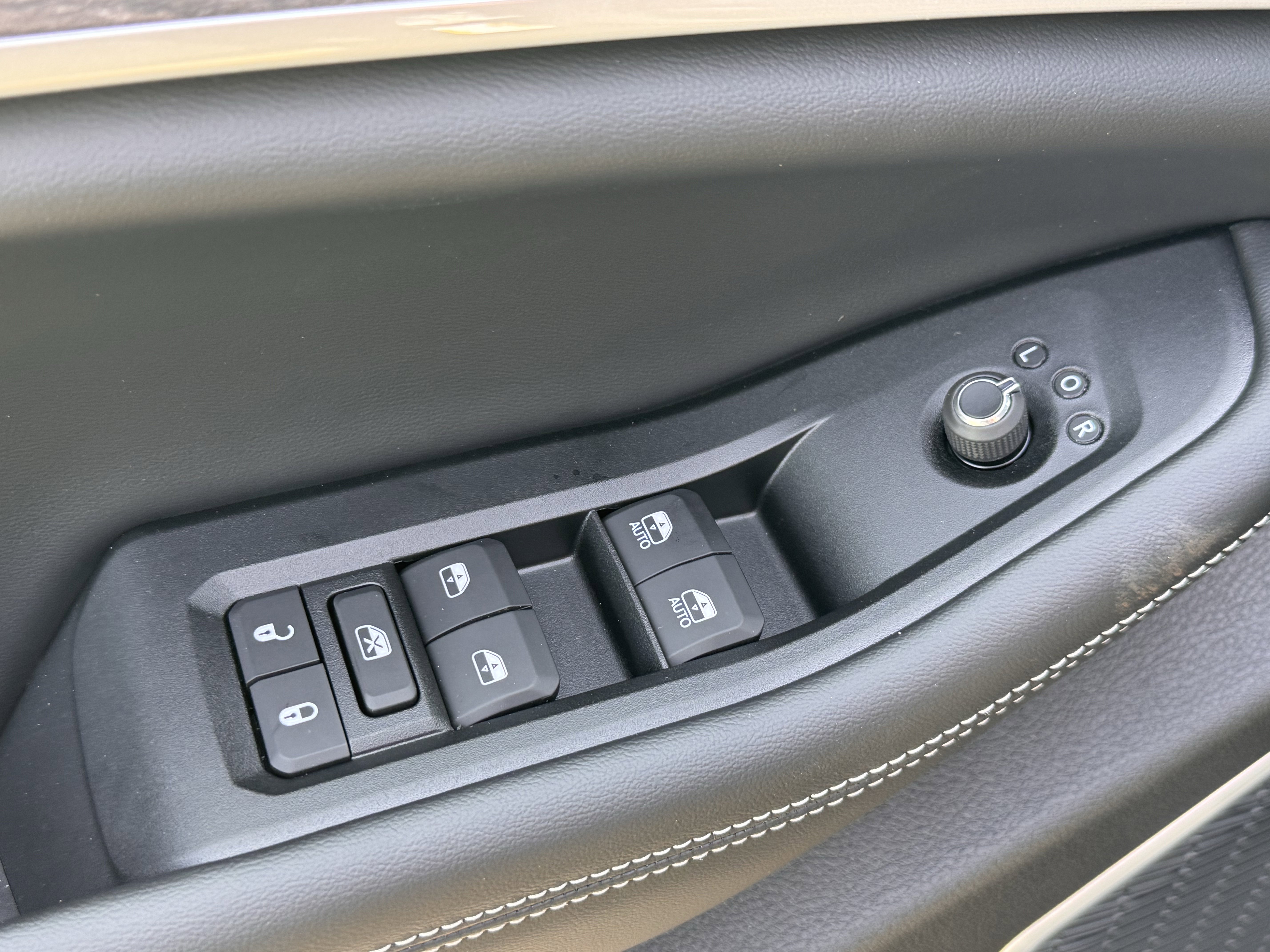 New 2026 Jeep Grand Cherokee Limited AWD/4WD image 10