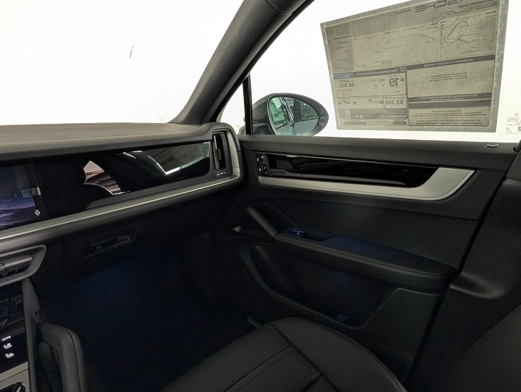 New 2026 Porsche Cayenne Coupe AWD/4WD image 23