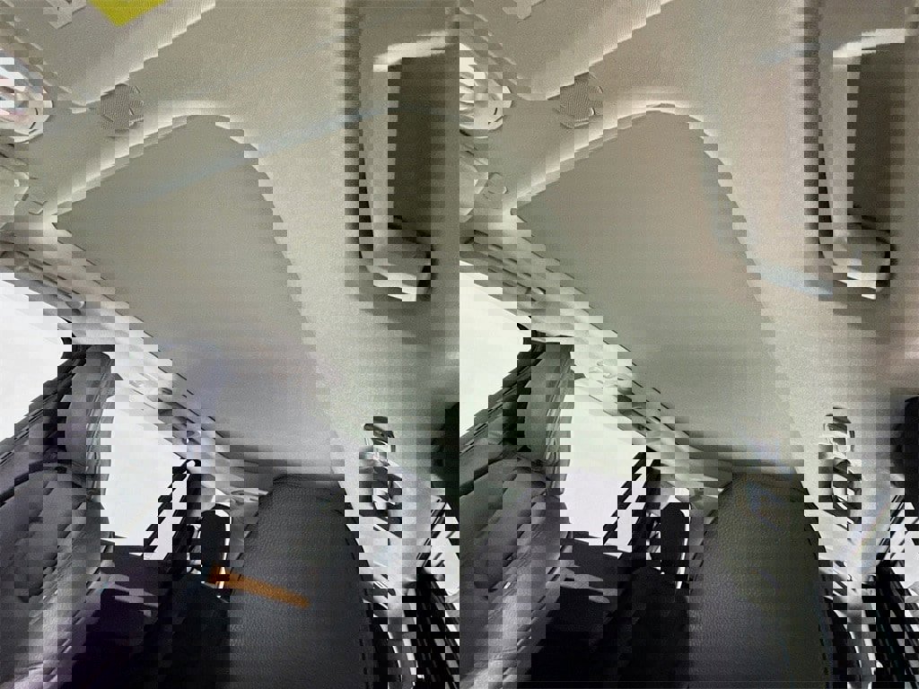 Certified 2025 Volvo XC90 B6 Plus image 22