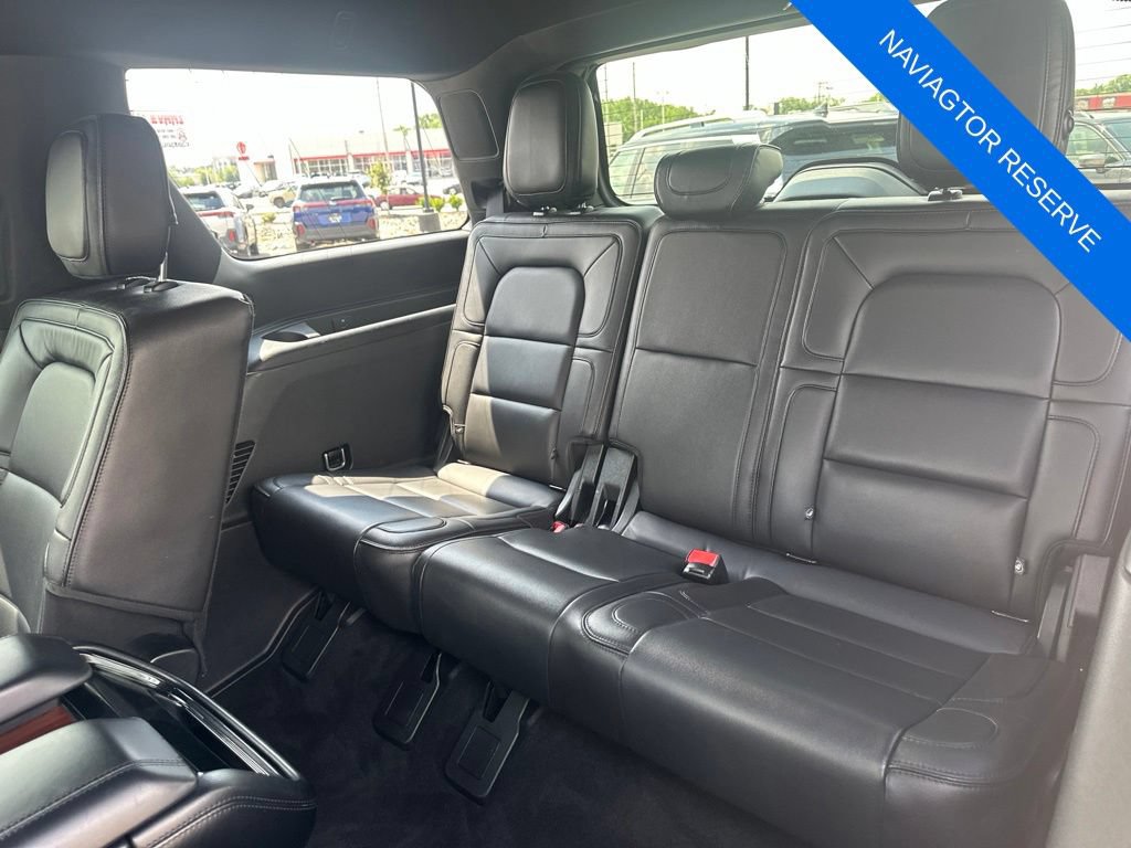Used 2018 Lincoln Navigator Reserve w/ Technology Package AWD/4WD image 27