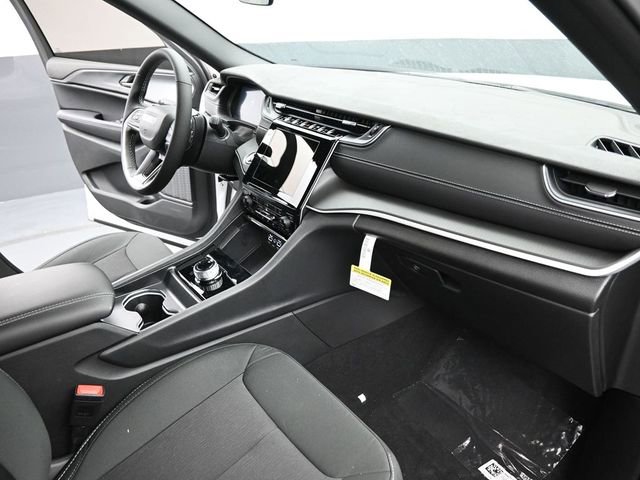 New 2025 Jeep Grand Cherokee Laredo image 24