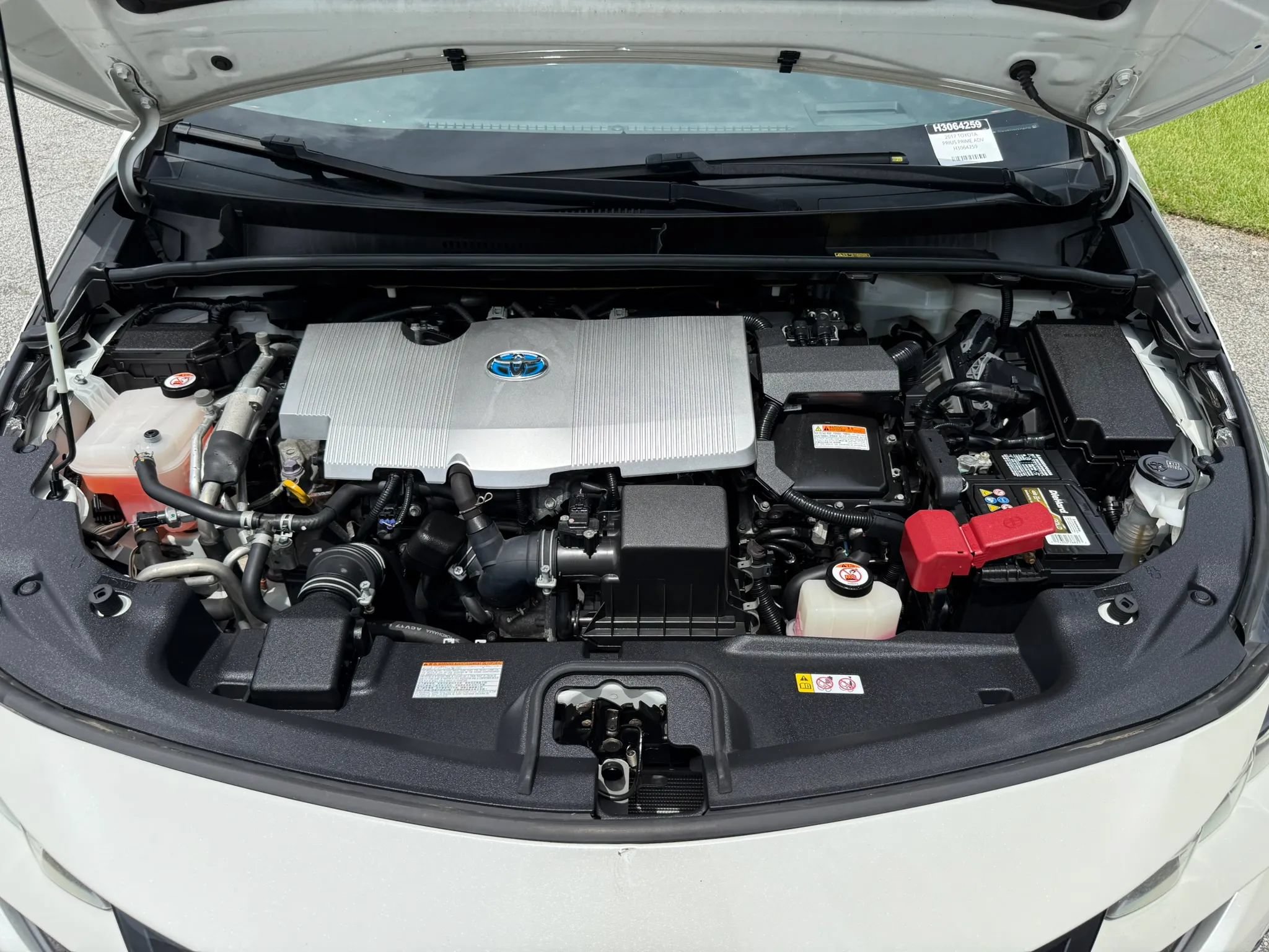 Used 2017 Toyota Prius Prime Advanced FWD image 13