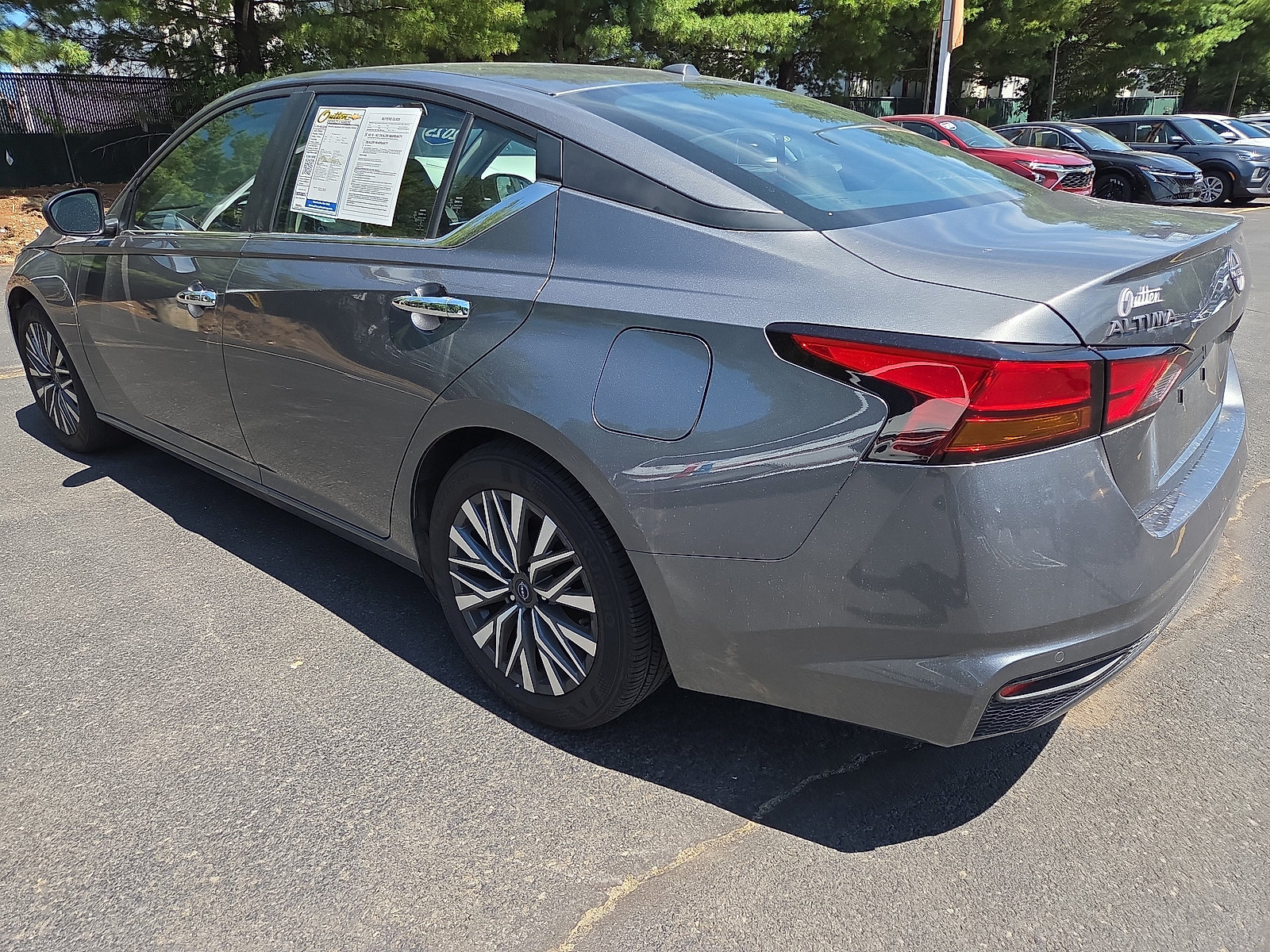 Used 2025 Nissan Altima 2.5 SV FWD image 5
