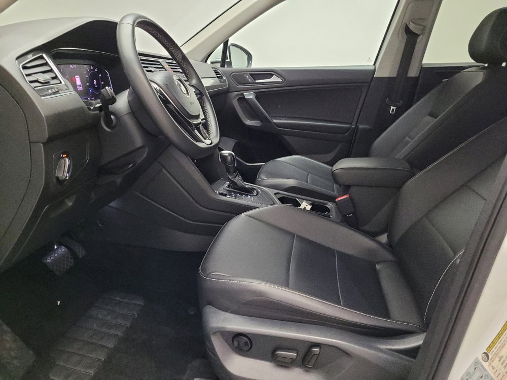 Used 2021 Volkswagen Tiguan SEL FWD image 17