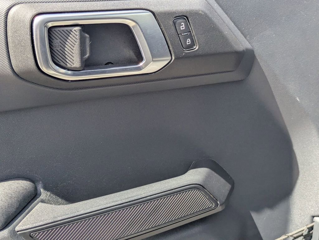 Used 2025 Ford Bronco Big Bend image 16