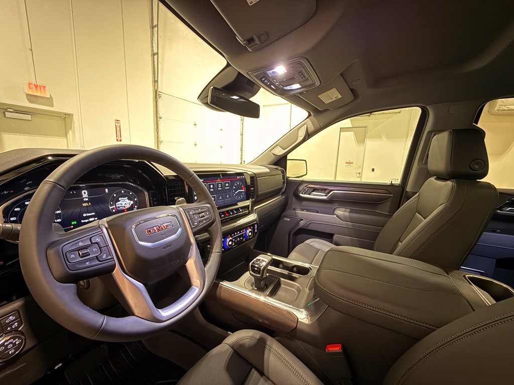 Used 2026 GMC Sierra 1500 SLT AWD/4WD image 18