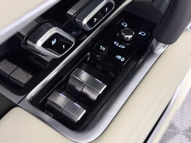New 2027 Land Rover Range Rover Long Wheelbase SE AWD/4WD image 23
