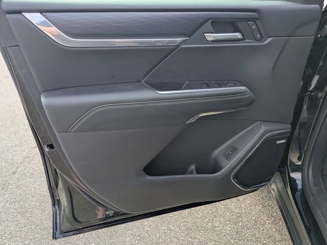 Used 2025 GMC Acadia Elevation image 10