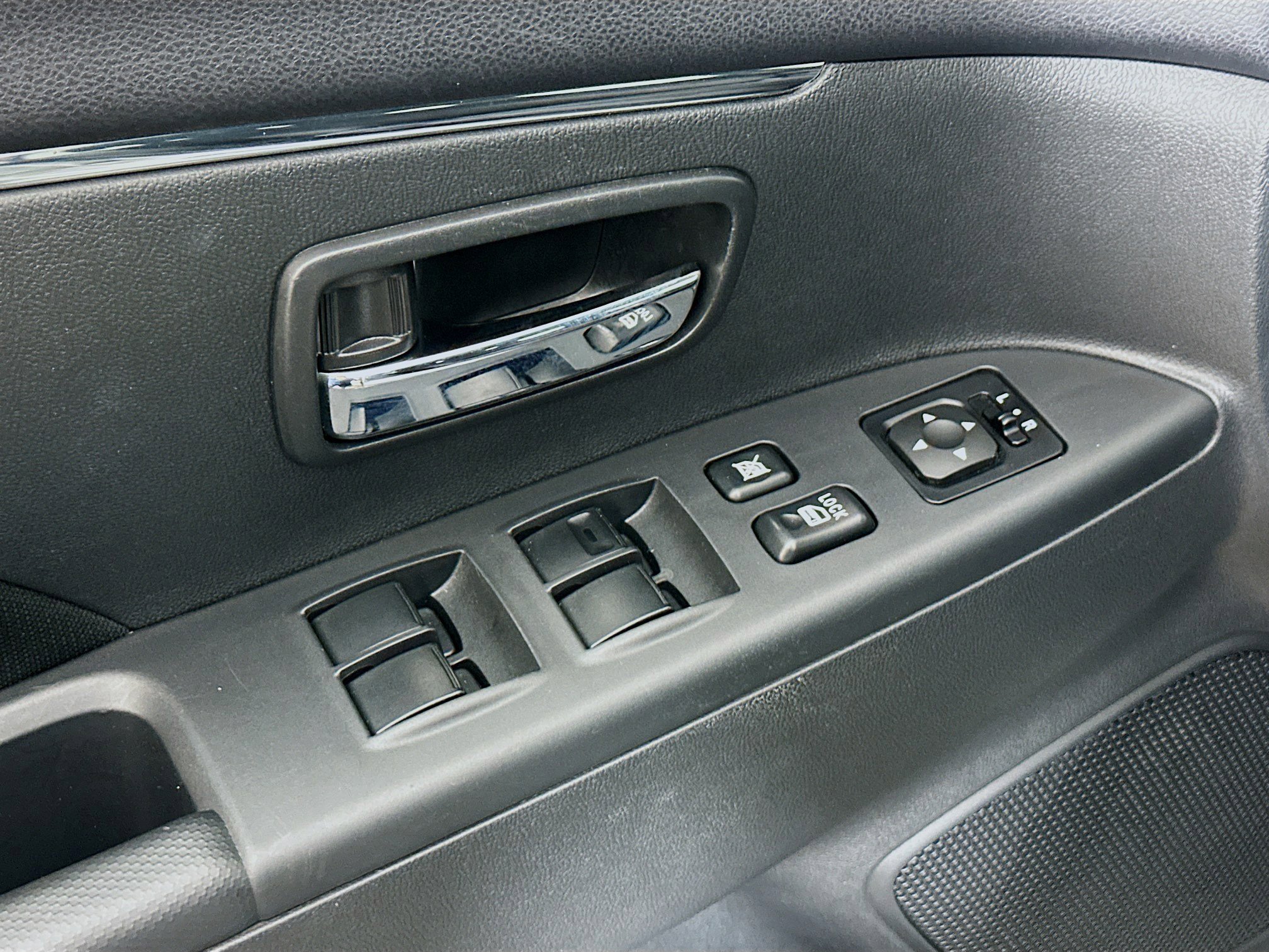 Used 2025 Mitsubishi Outlander Sport LE AWD/4WD image 15