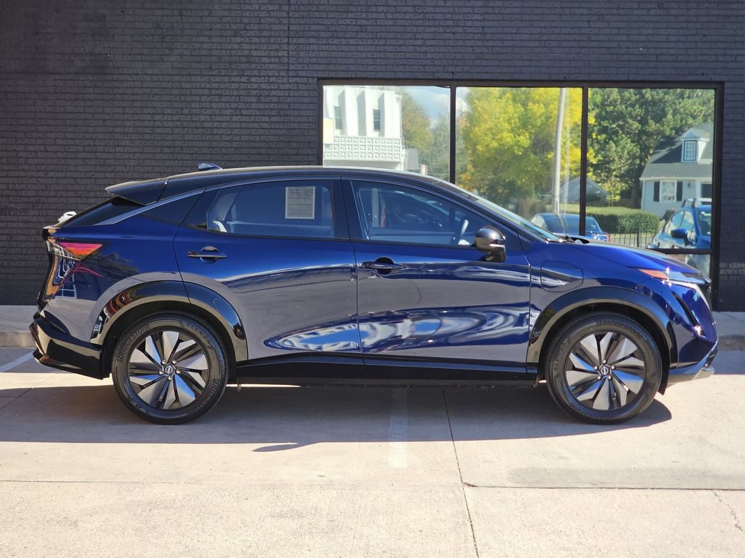 Used 2024 Nissan Ariya AWD image 10