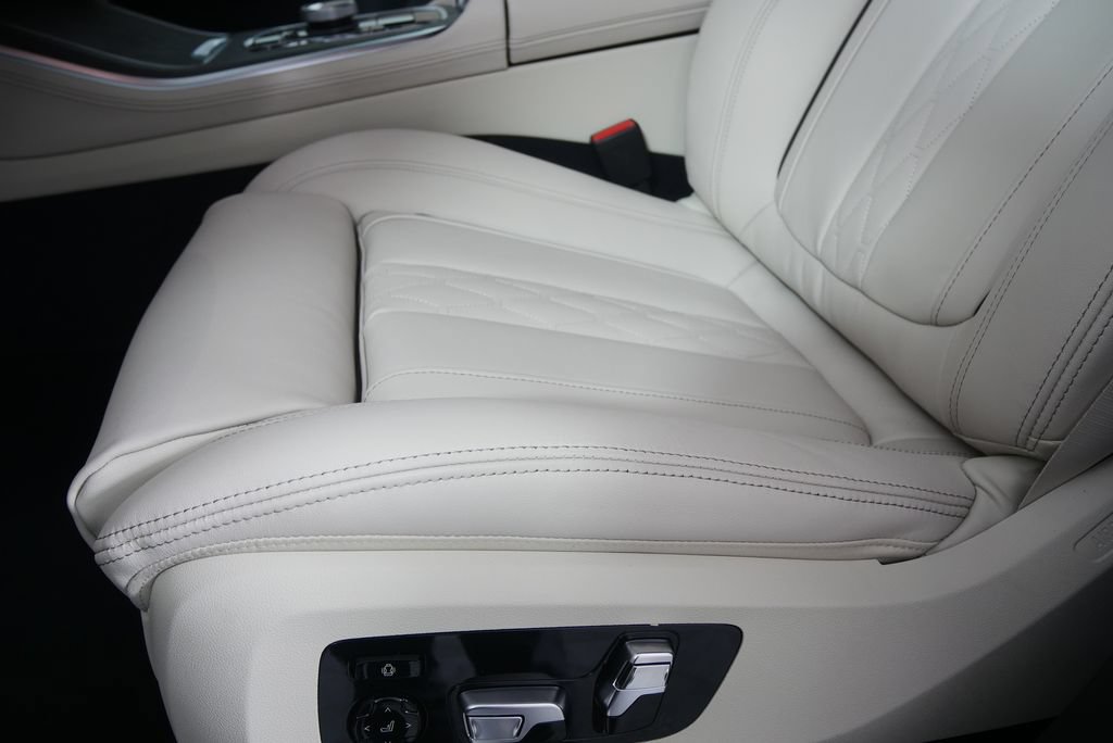 Used 2026 BMW X5 sDrive40i w/ Executive Package RWD image 10