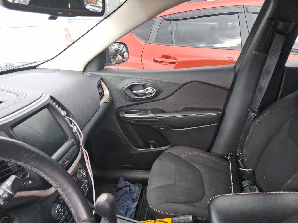 Used 2015 Jeep Cherokee Latitude image 11