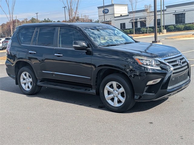 Used 2017 Lexus GX 460 image 2