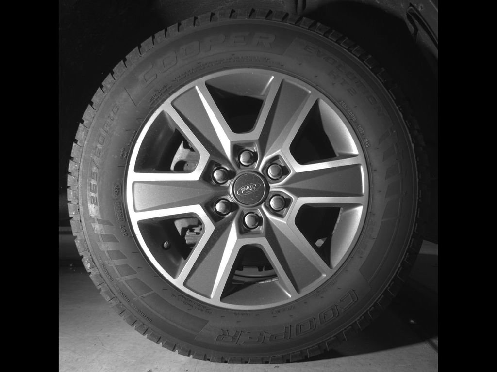 Used 2016 Ford F150 XLT w/ Equipment Group 301A Mid RWD image 11