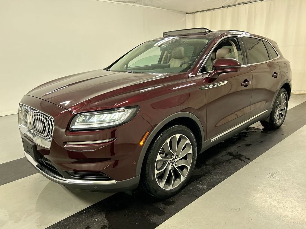 Used 2023 Lincoln Nautilus Reserve w/ Equipment Group 201A image 5