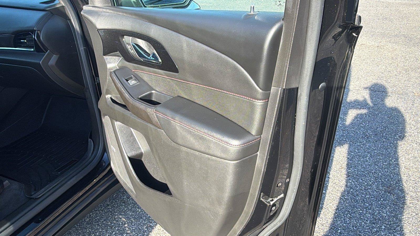 Used 2022 Chevrolet Traverse RS AWD/4WD image 19