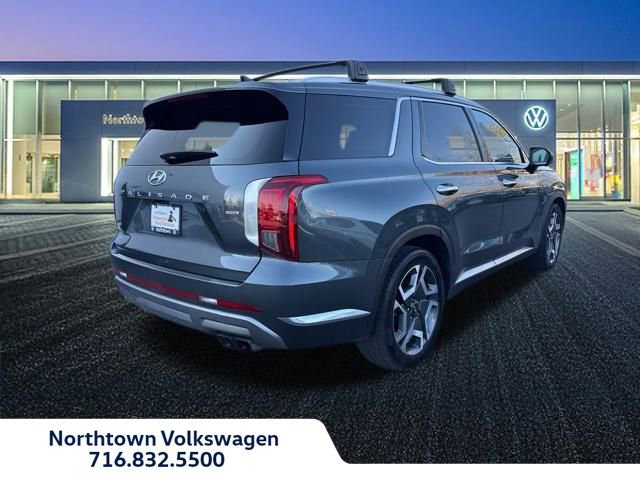 Used 2023 Hyundai Palisade Limited image 3