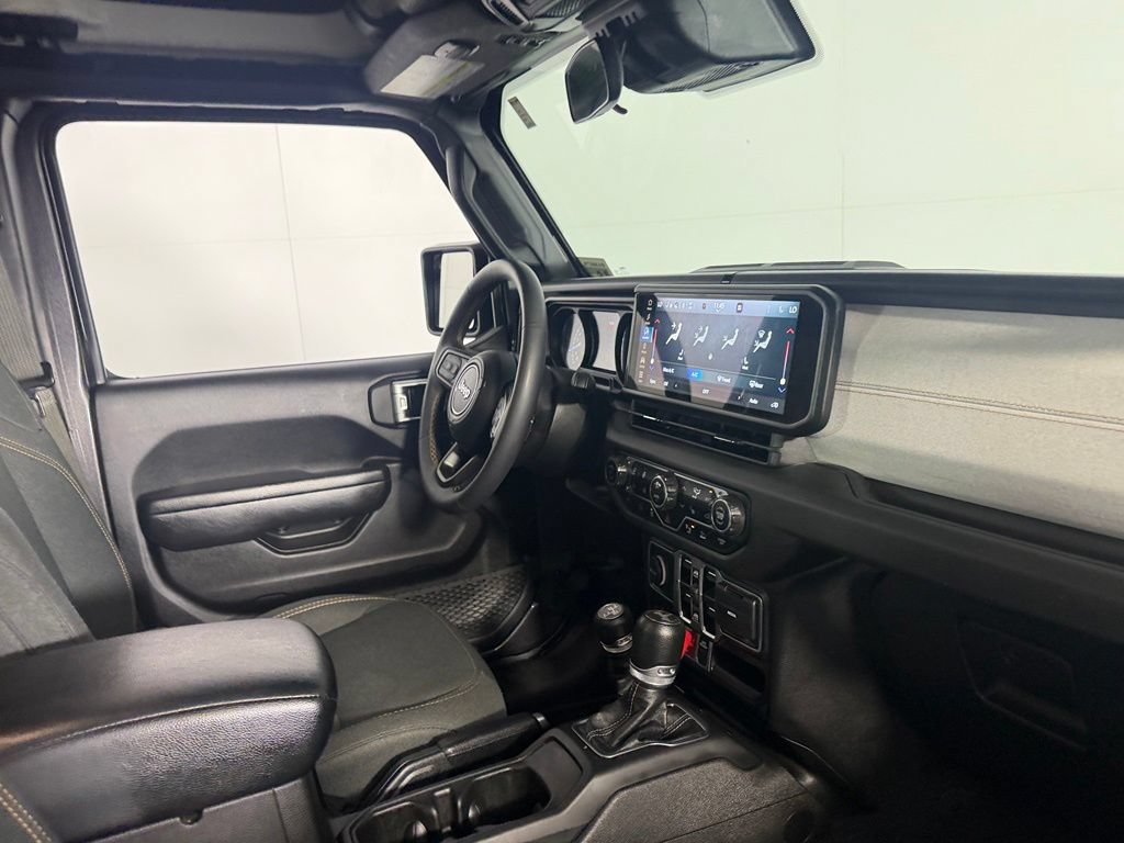 Used 2024 Jeep Wrangler Unlimited AWD/4WD image 53
