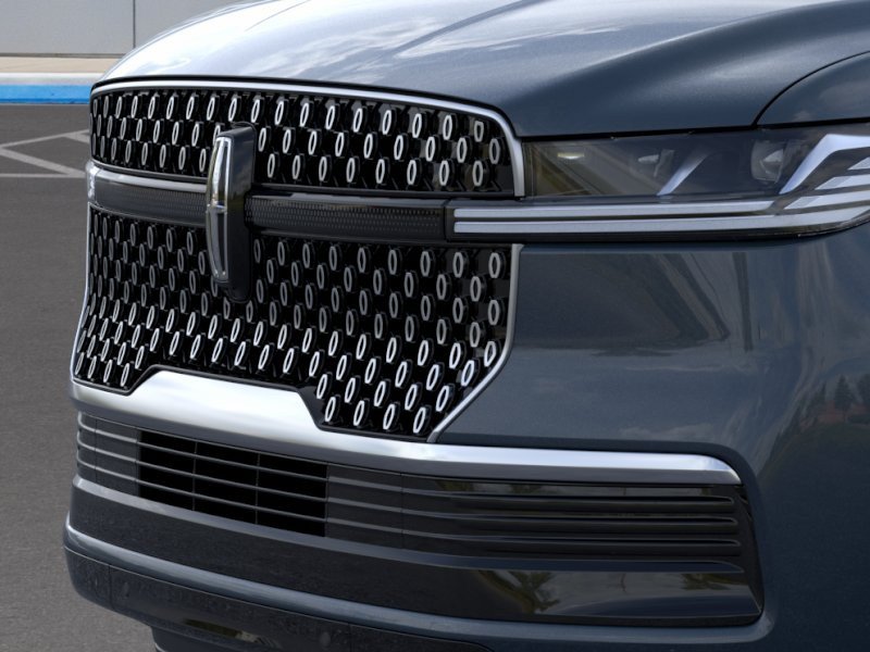 New 2026 Lincoln Navigator Premiere AWD/4WD image 17