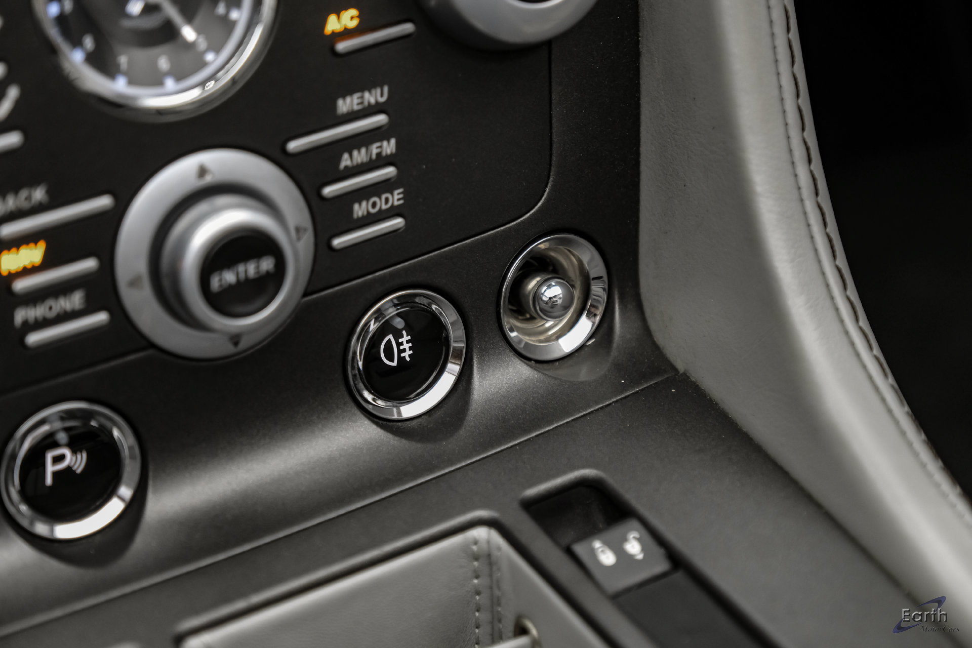 Used 2015 Aston Martin V8 Vantage GT RWD image 73