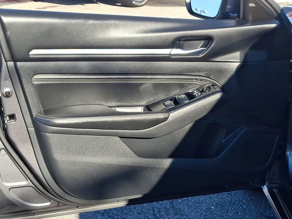 Used 2023 Nissan Altima 2.5 SL FWD image 14