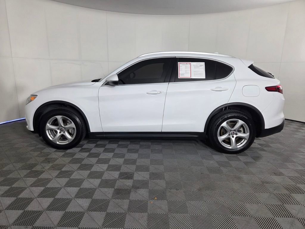 Used 2020 Alfa Romeo Stelvio image 9