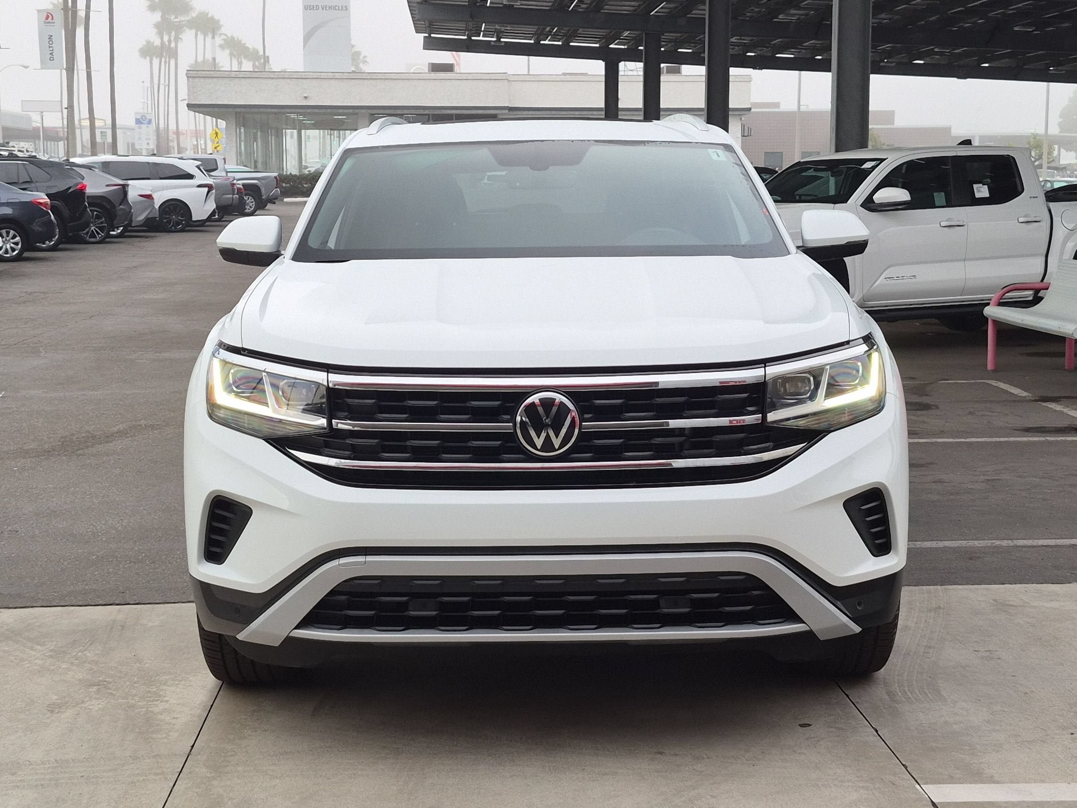 Used 2023 Volkswagen Atlas Cross Sport SE w/ Panoramic Sunroof Package AWD/4WD image 3