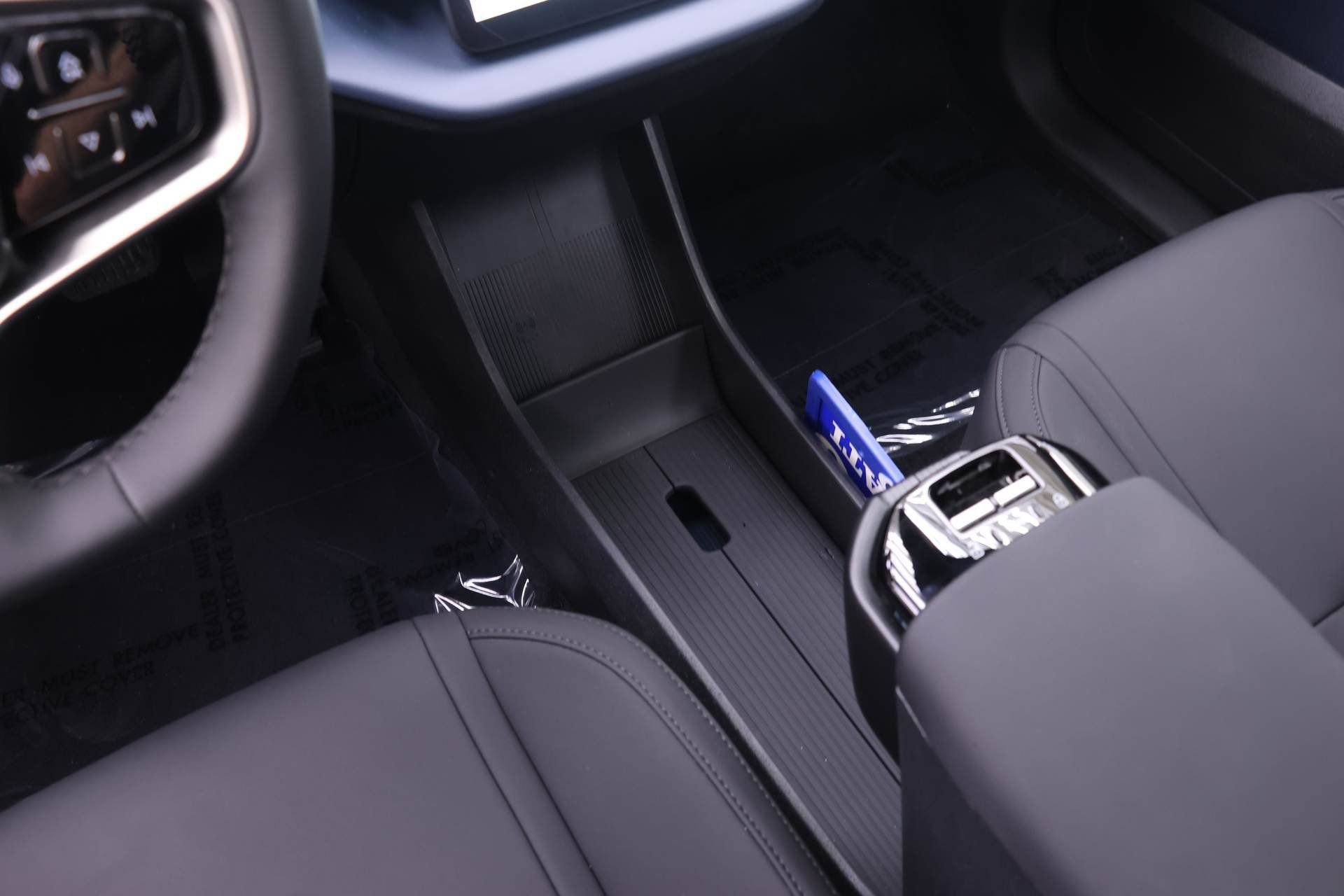 Certified 2025 Volvo EX30 Plus image 17