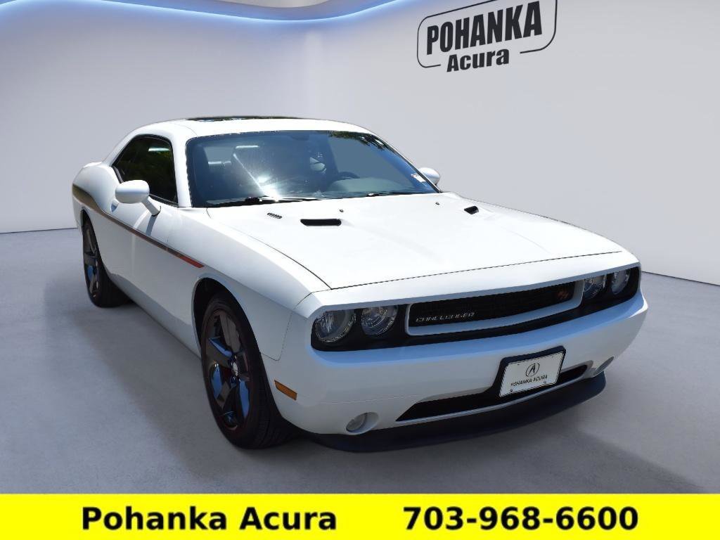 Used 2014 Dodge Challenger R/T Plus RWD image 1