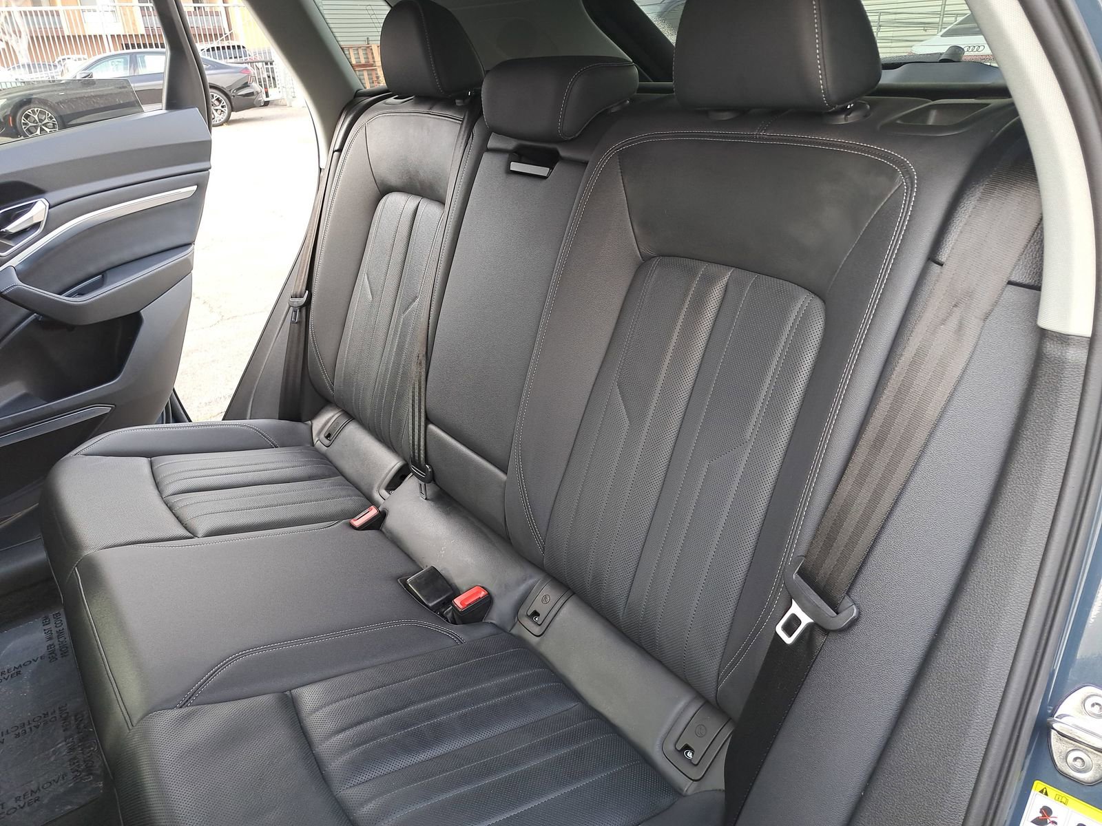 Used 2024 Audi Q8 e-tron Premium Plus w/ Premium Plus Package image 14