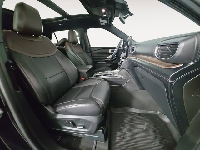Certified 2023 Ford Explorer Platinum w/ Technology Package AWD/4WD image 15