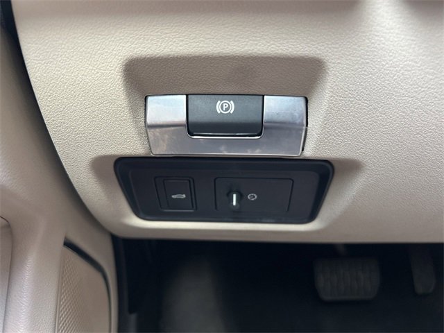 Used 2020 Jaguar XE S image 39